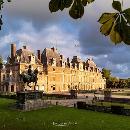 La Verriere. Les Locations Isahora C'Est Aussi Plusieurs Appart' De Standing A 2 Pas Du Chateau D'Eu, Des Falaises Du Treport, De Mers Les Bains Et Aux Portes De La Baie De Somme Eu (Seine-Maritime) Exteriör bild