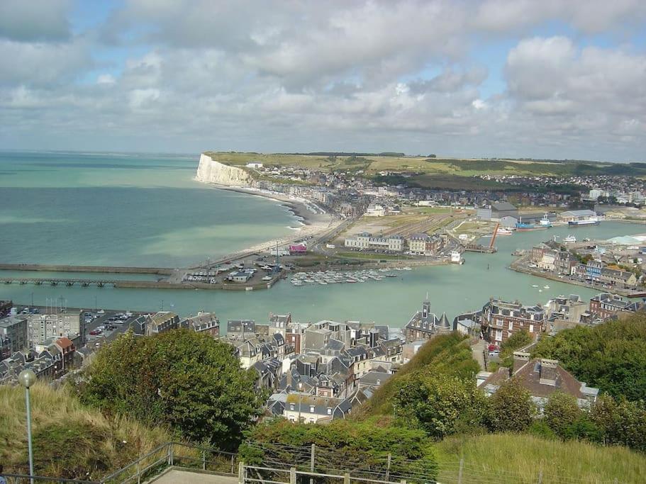 La Verriere. Les Locations Isahora C'Est Aussi Plusieurs Appart' De Standing A 2 Pas Du Chateau D'Eu, Des Falaises Du Treport, De Mers Les Bains Et Aux Portes De La Baie De Somme Eu (Seine-Maritime) Exteriör bild