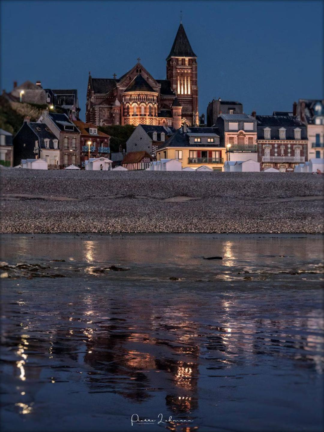La Verriere. Les Locations Isahora C'Est Aussi Plusieurs Appart' De Standing A 2 Pas Du Chateau D'Eu, Des Falaises Du Treport, De Mers Les Bains Et Aux Portes De La Baie De Somme Eu (Seine-Maritime) Exteriör bild