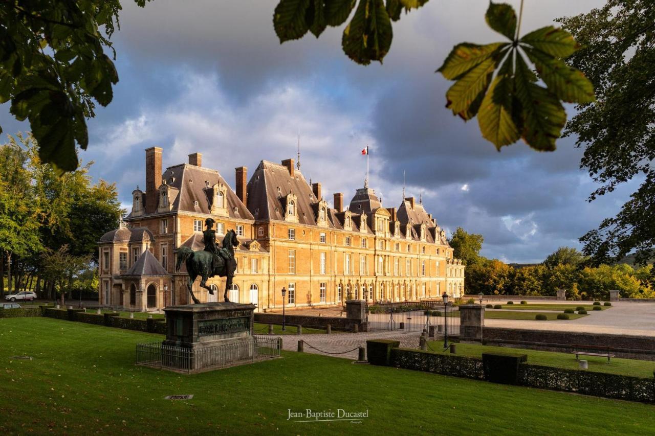 La Verriere. Les Locations Isahora C'Est Aussi Plusieurs Appart' De Standing A 2 Pas Du Chateau D'Eu, Des Falaises Du Treport, De Mers Les Bains Et Aux Portes De La Baie De Somme Eu (Seine-Maritime) Exteriör bild